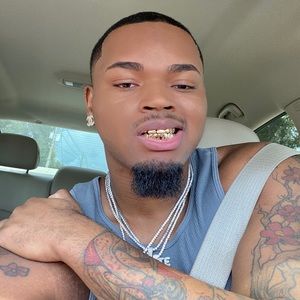 Meet your Posher, Devin